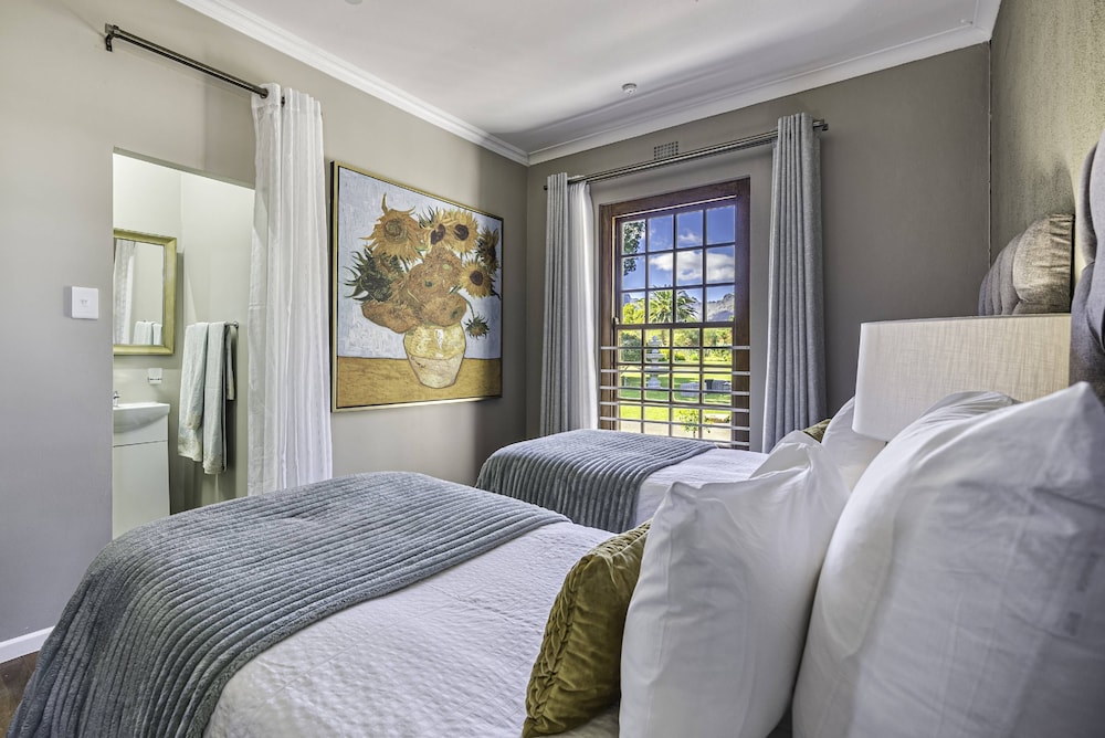 Luxury Double or Twin Room - Photo 7