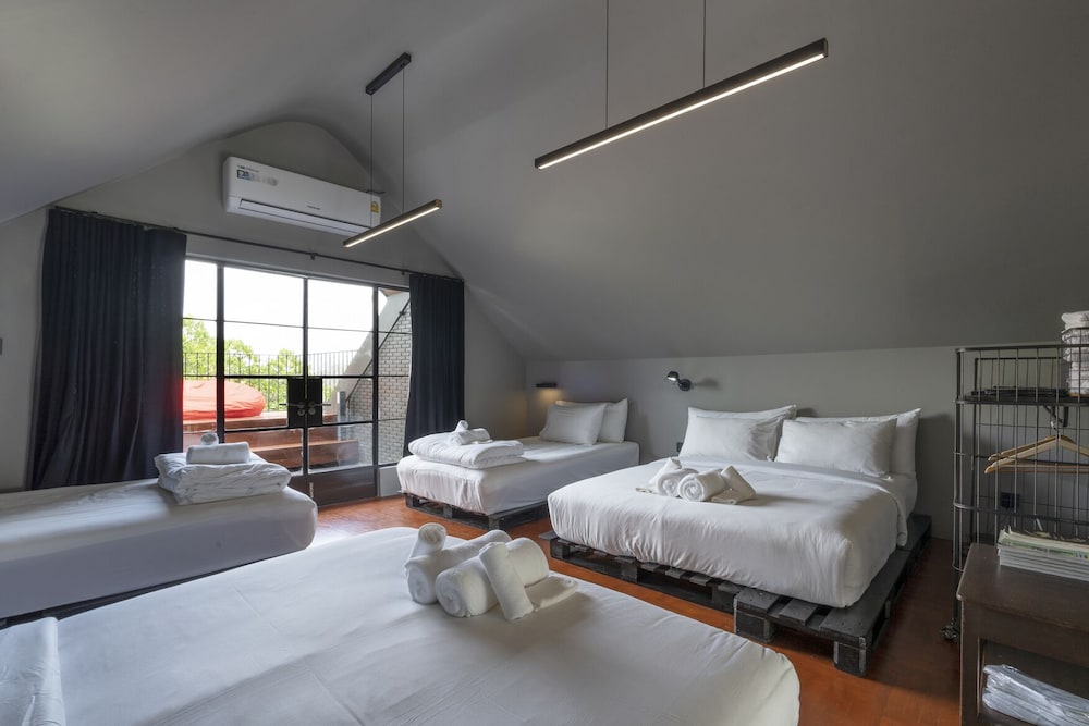 Five-Bedroom Pool Villa - Photo 41