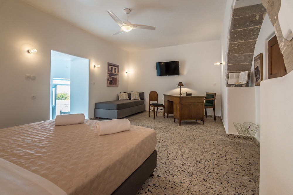 Deluxe Suite photo 1