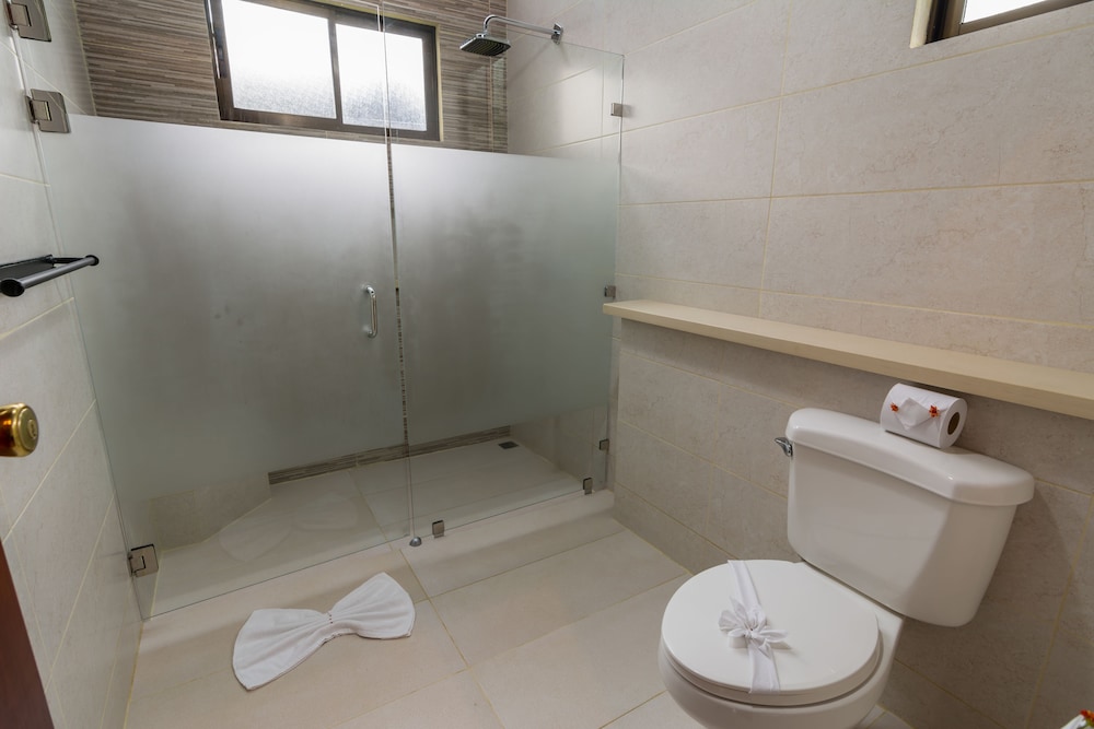 Standard Villa, 2 Queen Beds - Photo 4