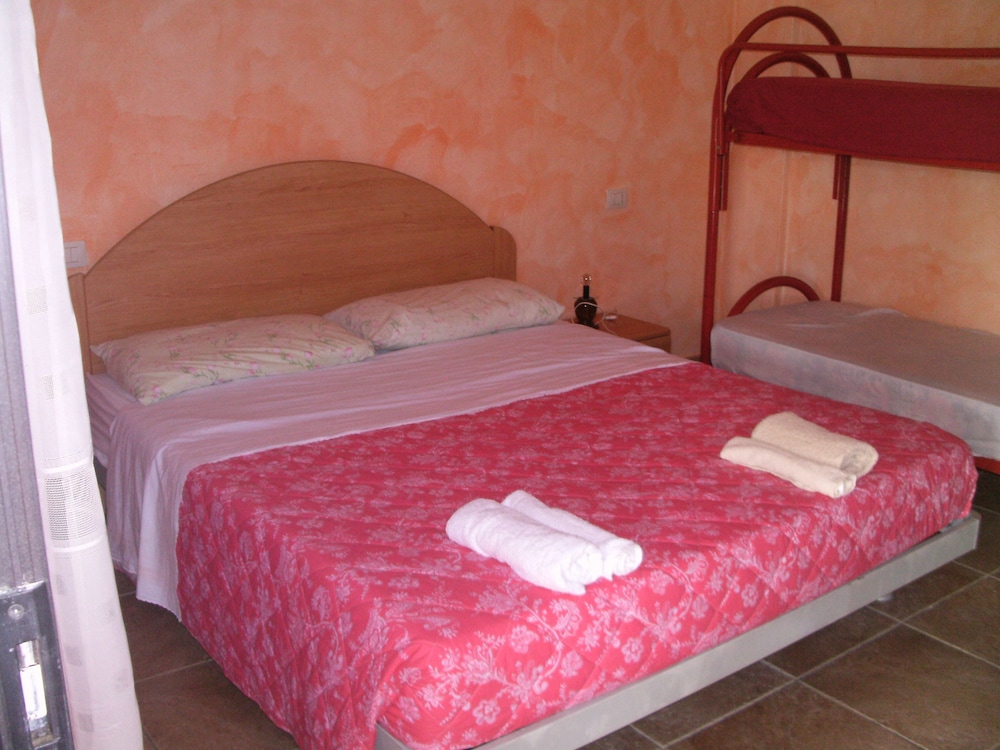 Triple Room, Multiple Beds photo 1