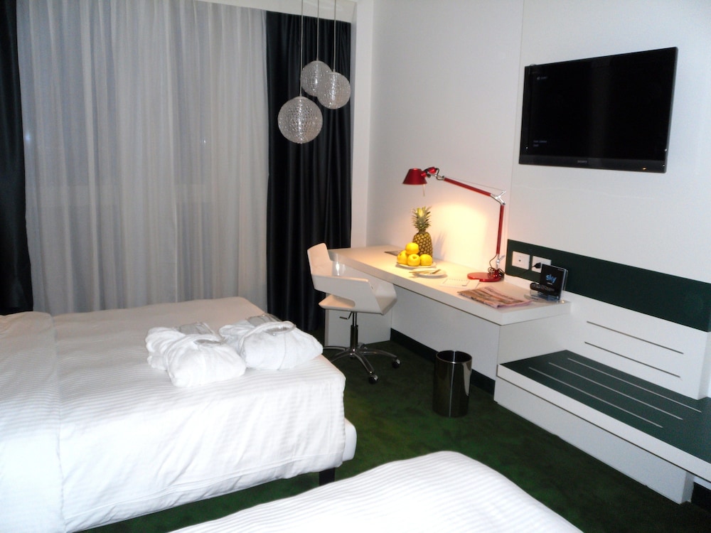 Superior Room with two French beds photo 1
