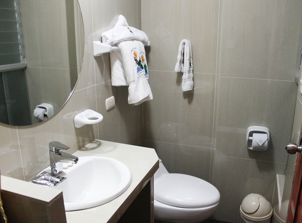 Double Room, 1 King Bed, Private Bathroom photo 3