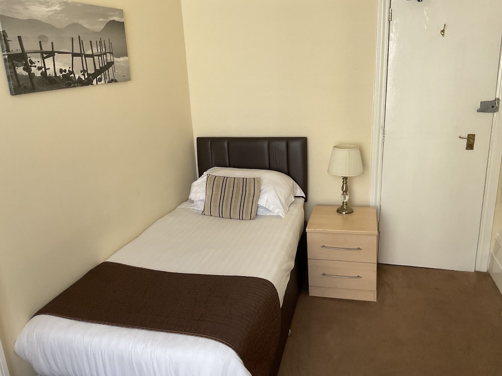Single Room, Ensuite (Room Only (No Breakfast)) photo 1