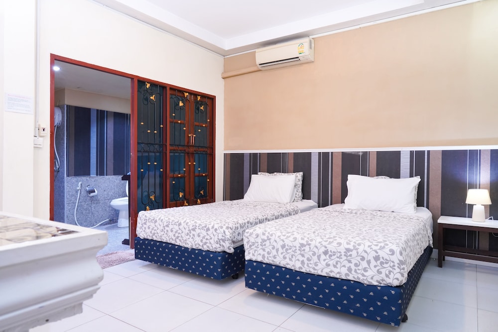 Deluxe Twin Room - Photo 1