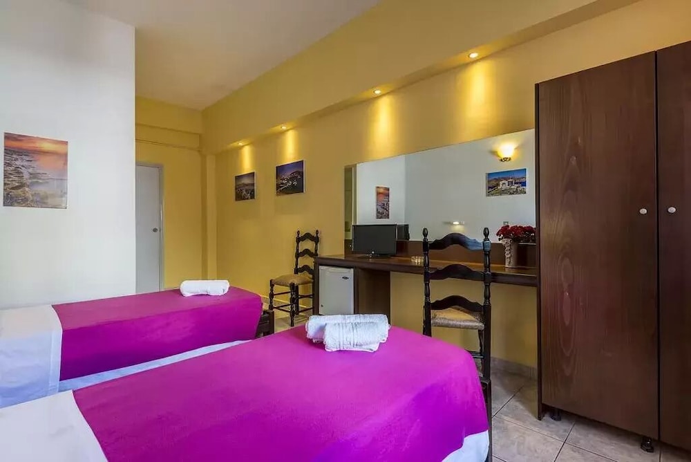 Twin Room (Front View) - Photo 1