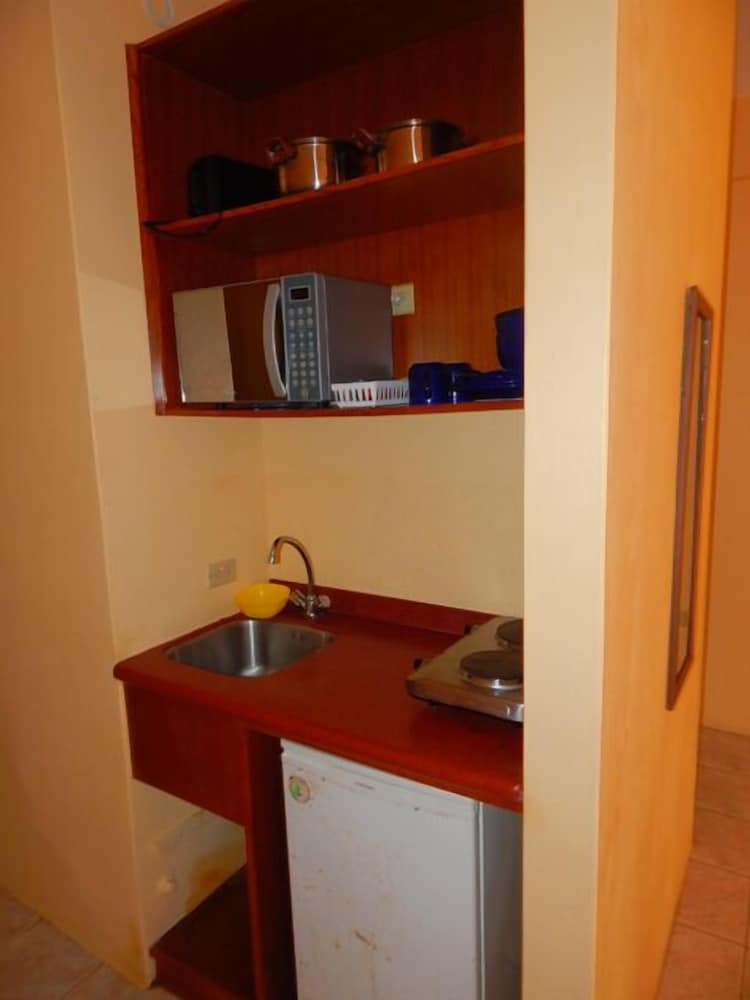 Suite, 2 Bedrooms, Kitchenette photo 3