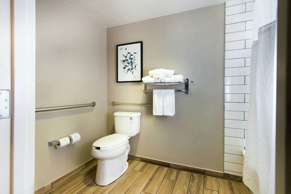 Room, Accessible, Non Smoking thumbnail 5