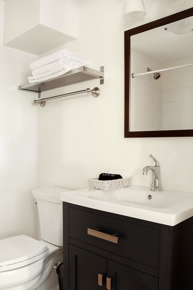 Double Double Suite - Photo 7