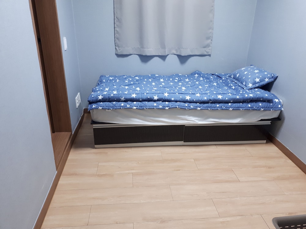 Standard Double Room Single Use, 1 Bedroom, Non Smoking, Ground Floor photo 1