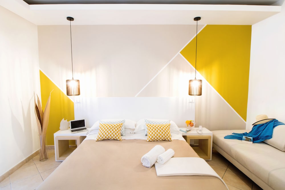 Economy Double or Twin Room, Balcony, Courtyard View - Photo 2