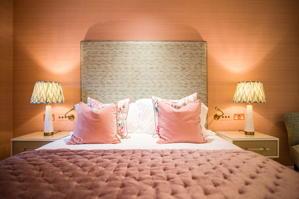 Deluxe Double Room, 1 King Bed, Pool View