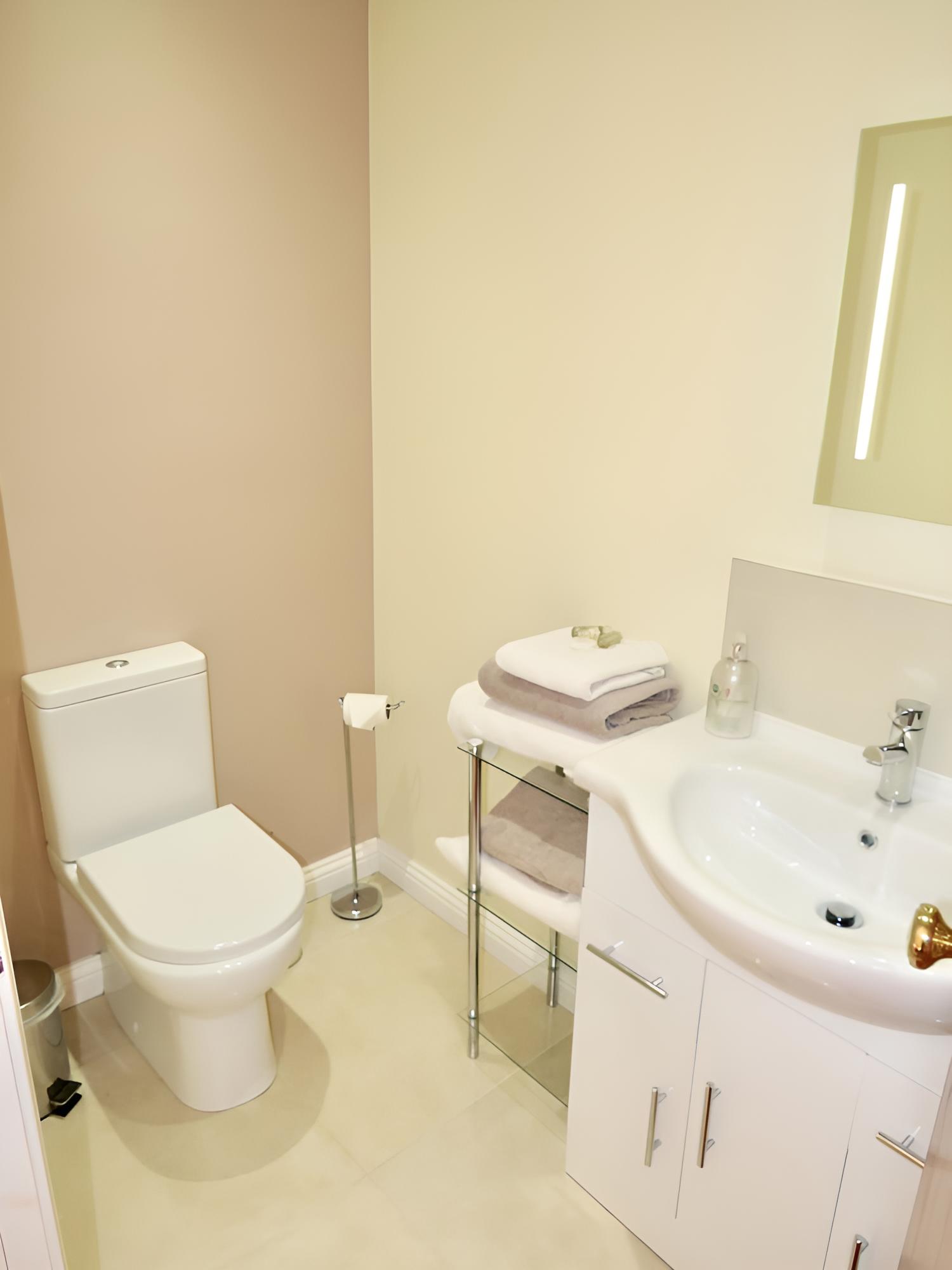Suite, Ensuite (Room 4)