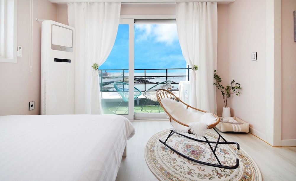 Family Duplex, 2 Bedrooms, Ocean View (22 PY) photo 1