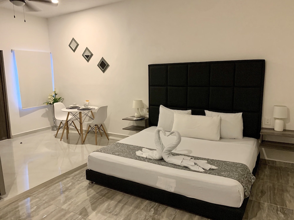 Deluxe King Suite