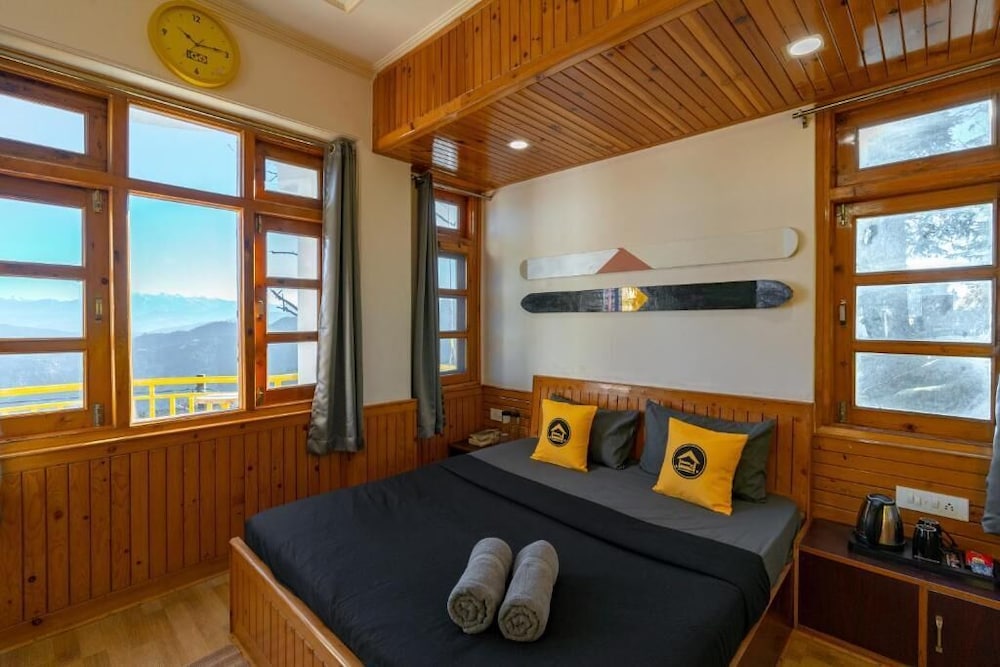 Superior Double Room with Balcony and Mountain View photo 1