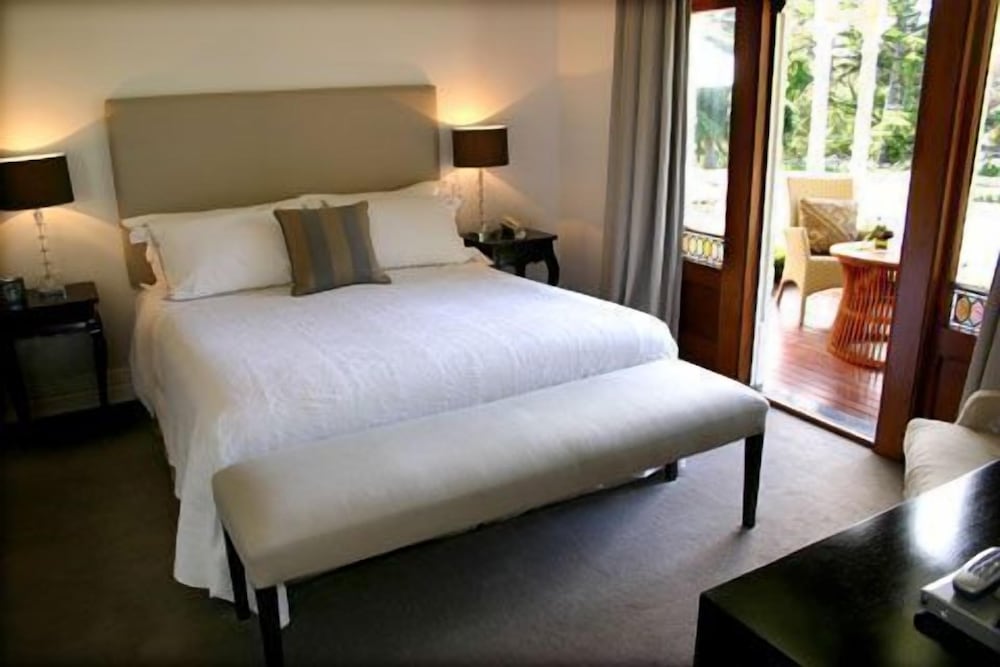 Deluxe Room, 1 King Bed photo 1