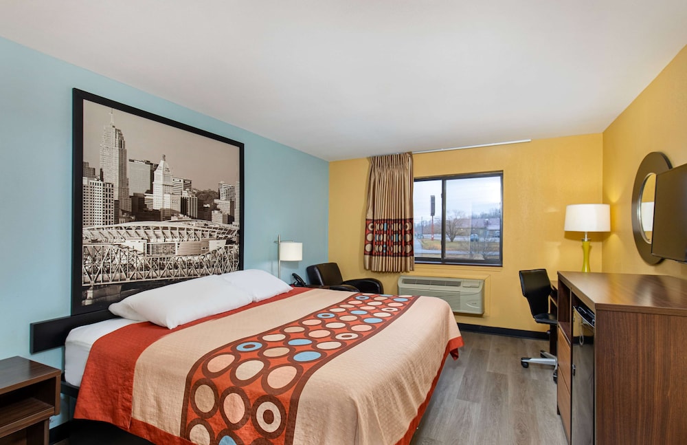 Room, 1 King Bed, Microwave