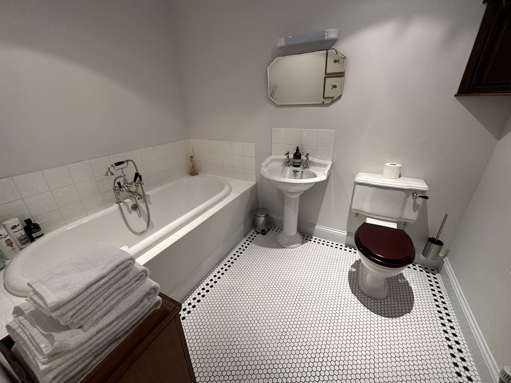 Deluxe Double Room, Bathtub photo 3
