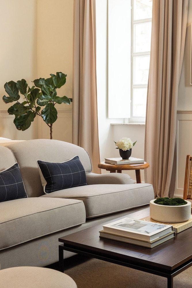 Deluxe Studio Suite photo 2