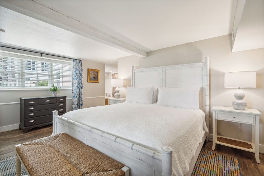 Premier Suite, 1 King Bed with Sofa bed, Bay View, Ground Floor (Not Pet Friendly)