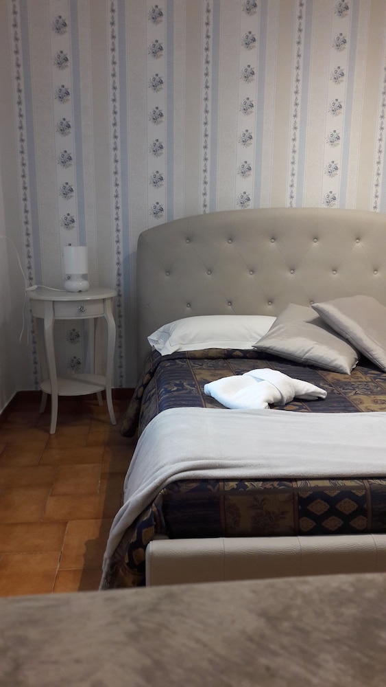 Carezza photo 3