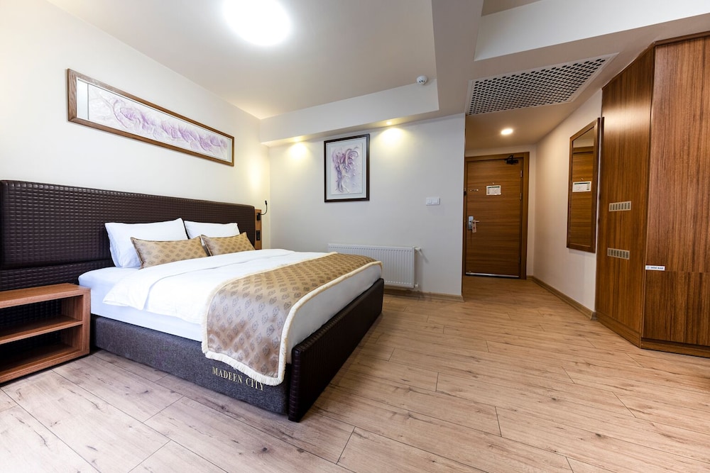 Deluxe Room - Photo 1