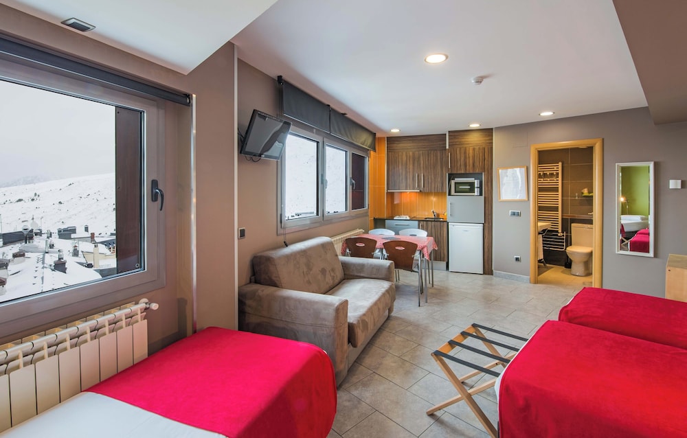Basic Studio, 3 Twin Beds