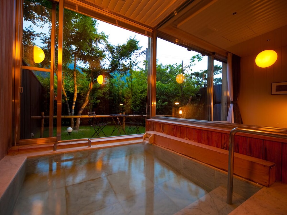 Deluxe Twin Room - Photo 2