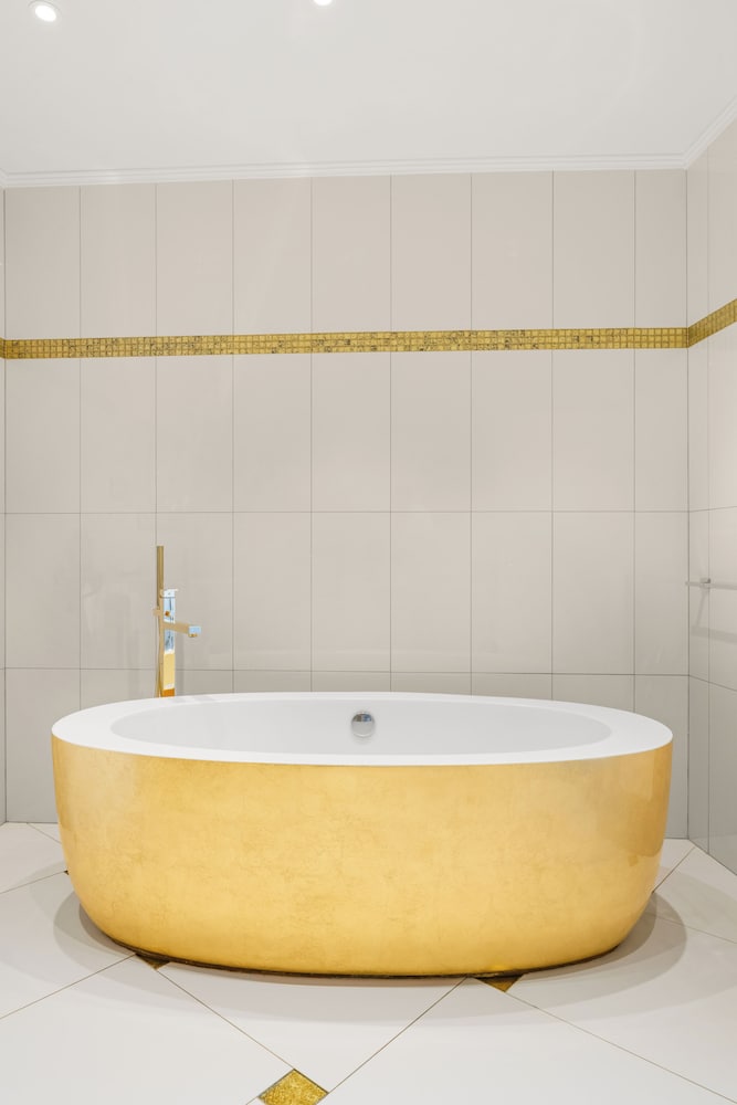 Royal Suite - Photo 9