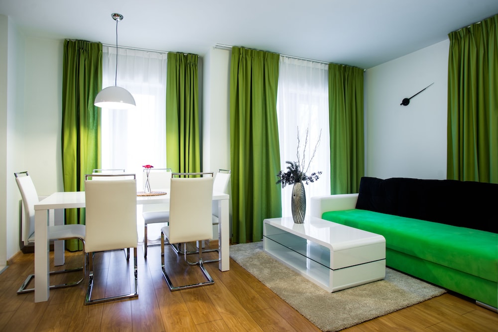 Apartment (207)
