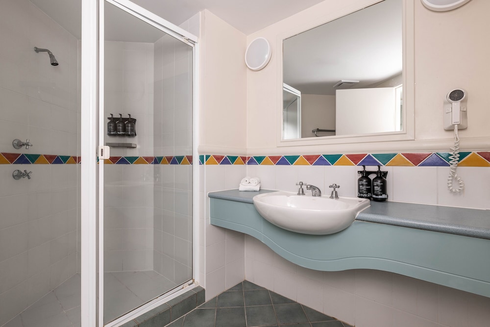 2 Bedroom - Photo 7