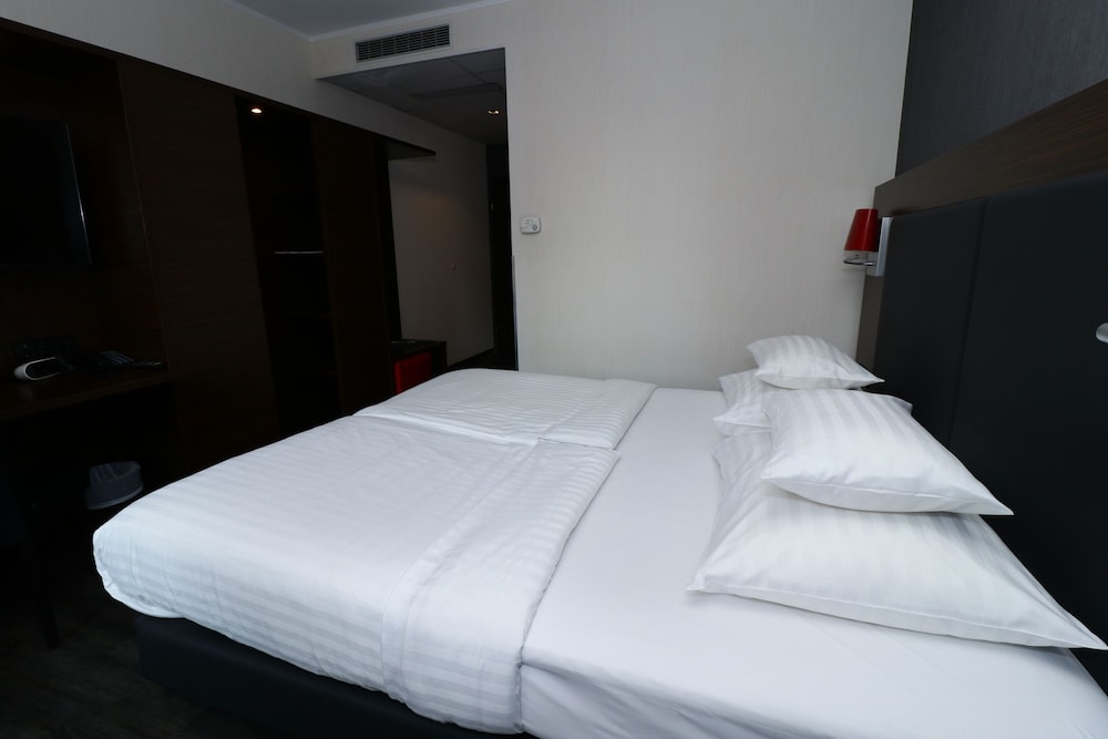 Available room