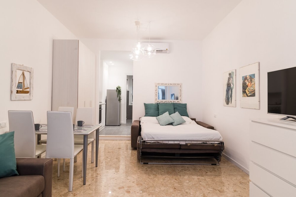 Basic Apartment photo 3