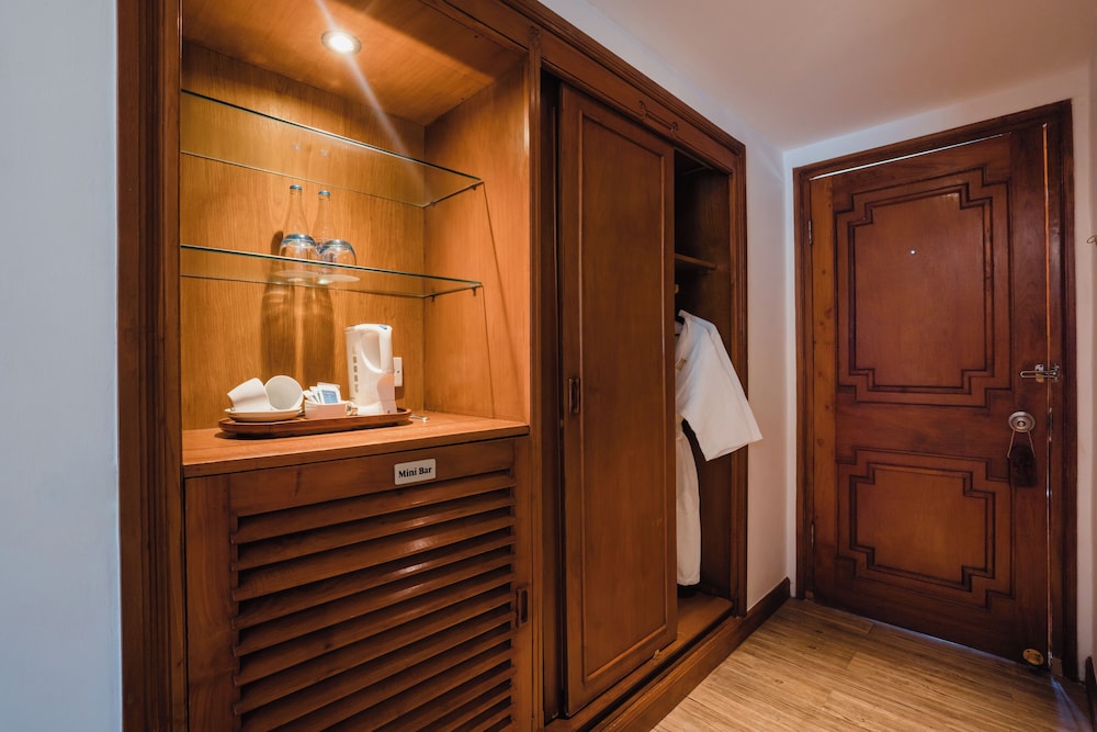 Deluxe Room - Photo 8