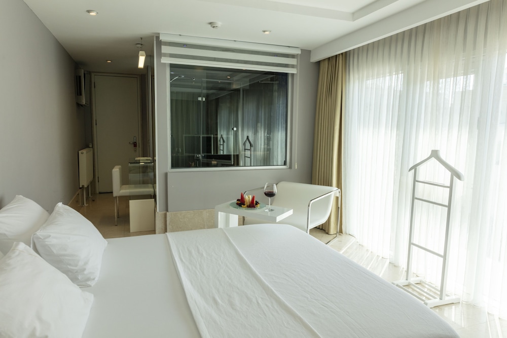 Deluxe Double Room, Sea View photo 2