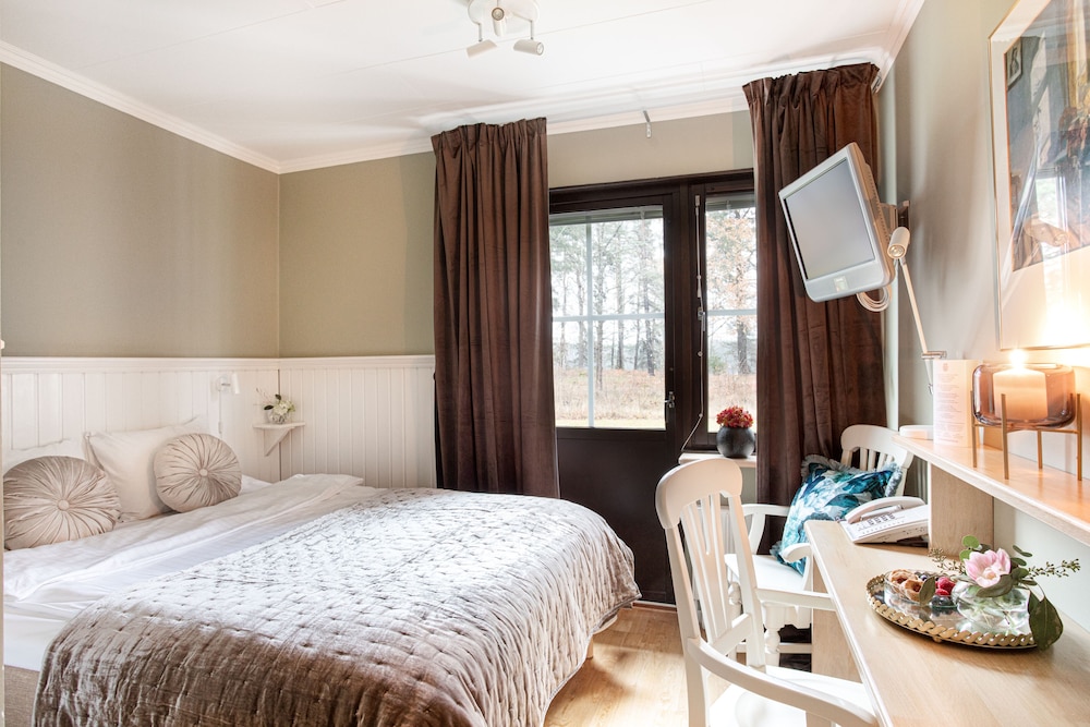 Economy Double Room, 1 Queen Bed photo 1