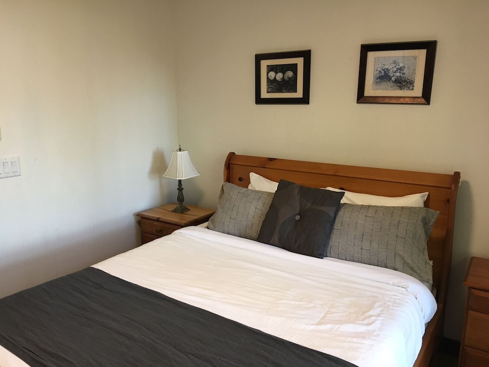 Studio, 1 Queen Bed, Hot Tub, Ocean View photo 1