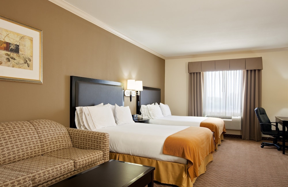 Deluxe Suite, 1 Queen Bed, Accessible, Non Smoking (Hearing) photo 1