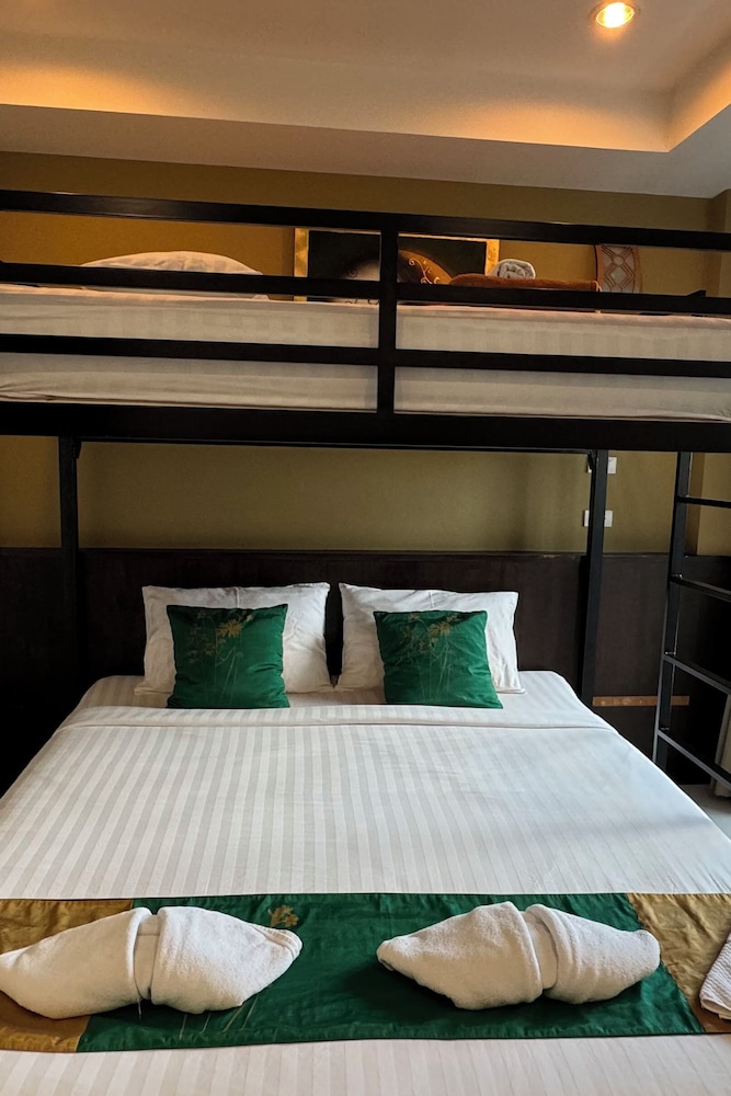 Deluxe Triple Room photo 1