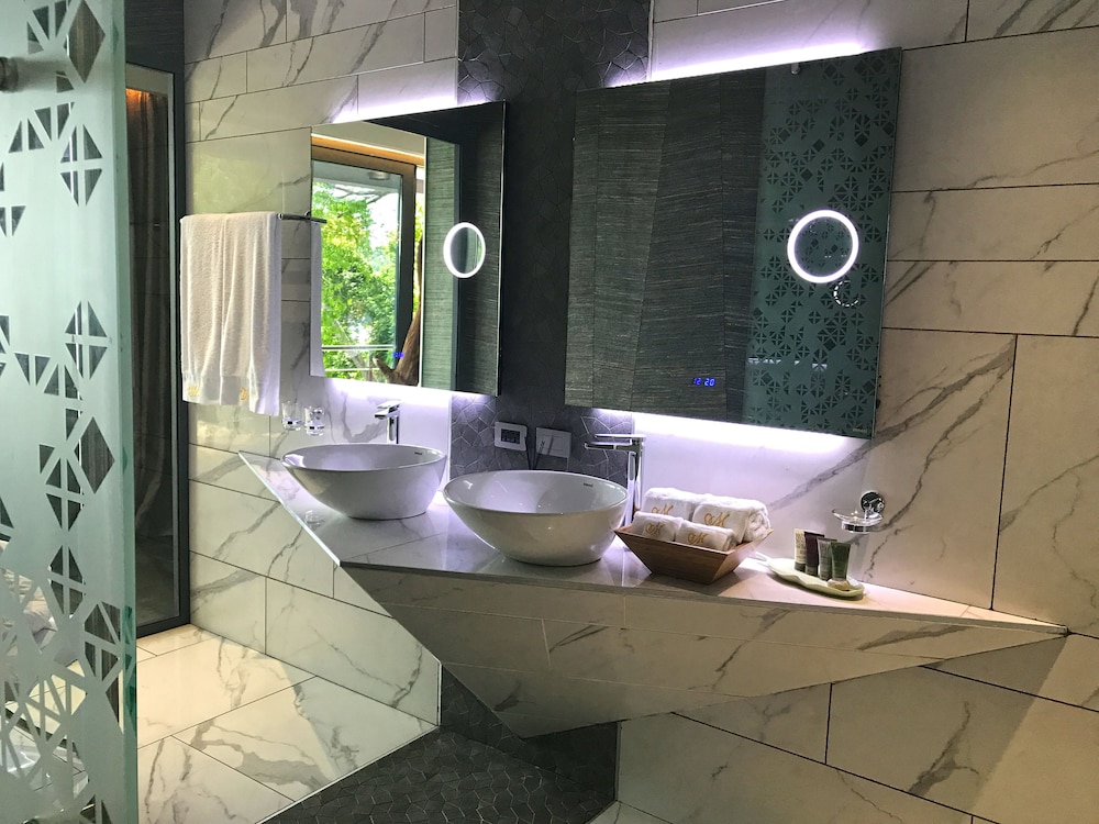 Ocean Club Suite photo 3
