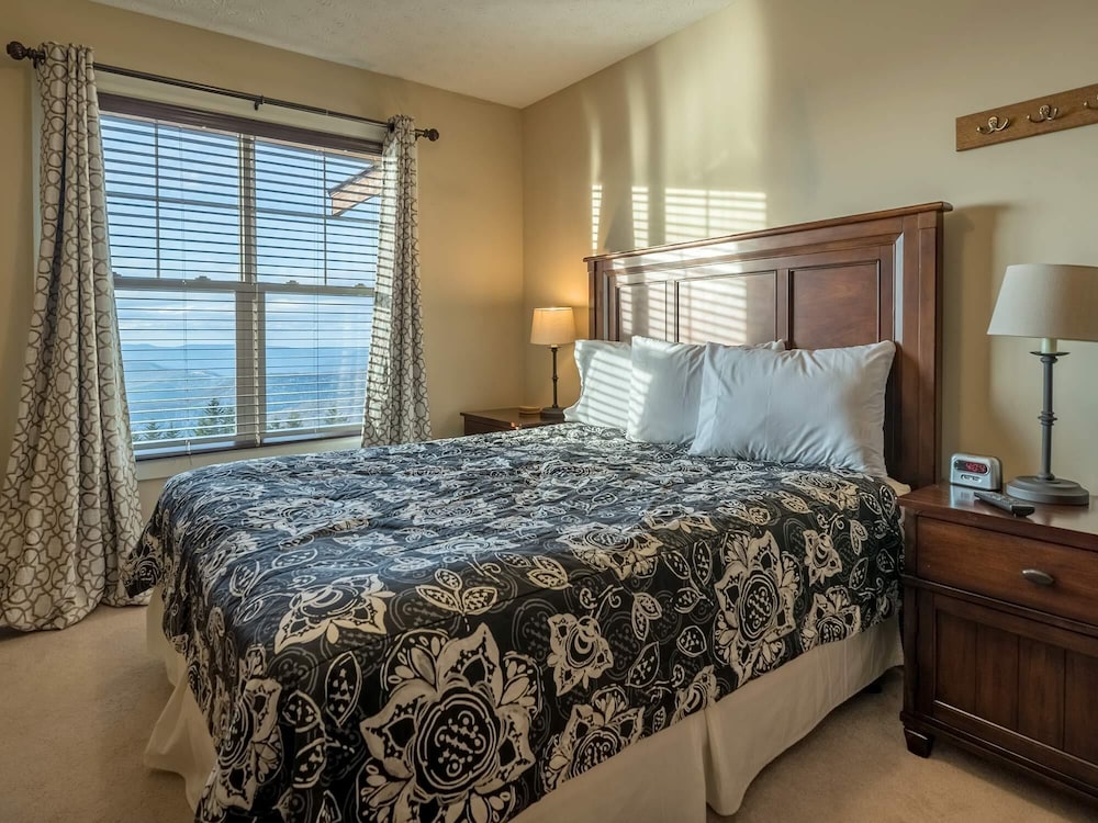 Condo, Multiple Beds (5 Br: Black Bear Crossing #4) photo 3