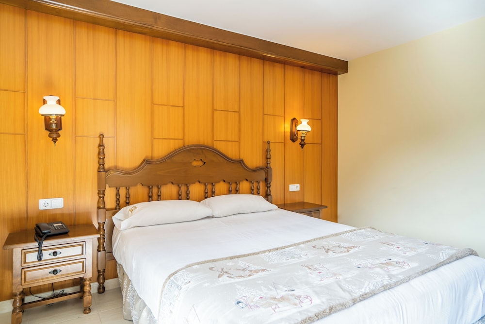 Standard Double or Twin Room photo 1