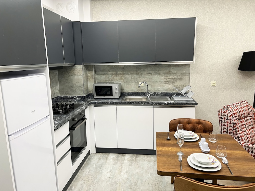 Basic Suite - Photo 5