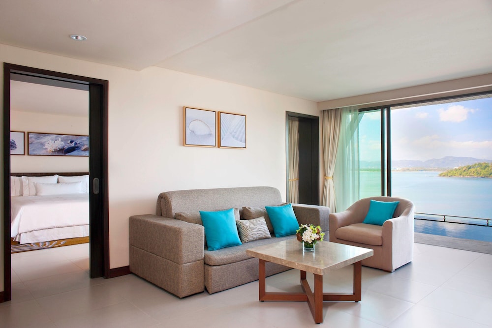 Suite, 1 Bedroom, Pool Access (View, Oceanfront)