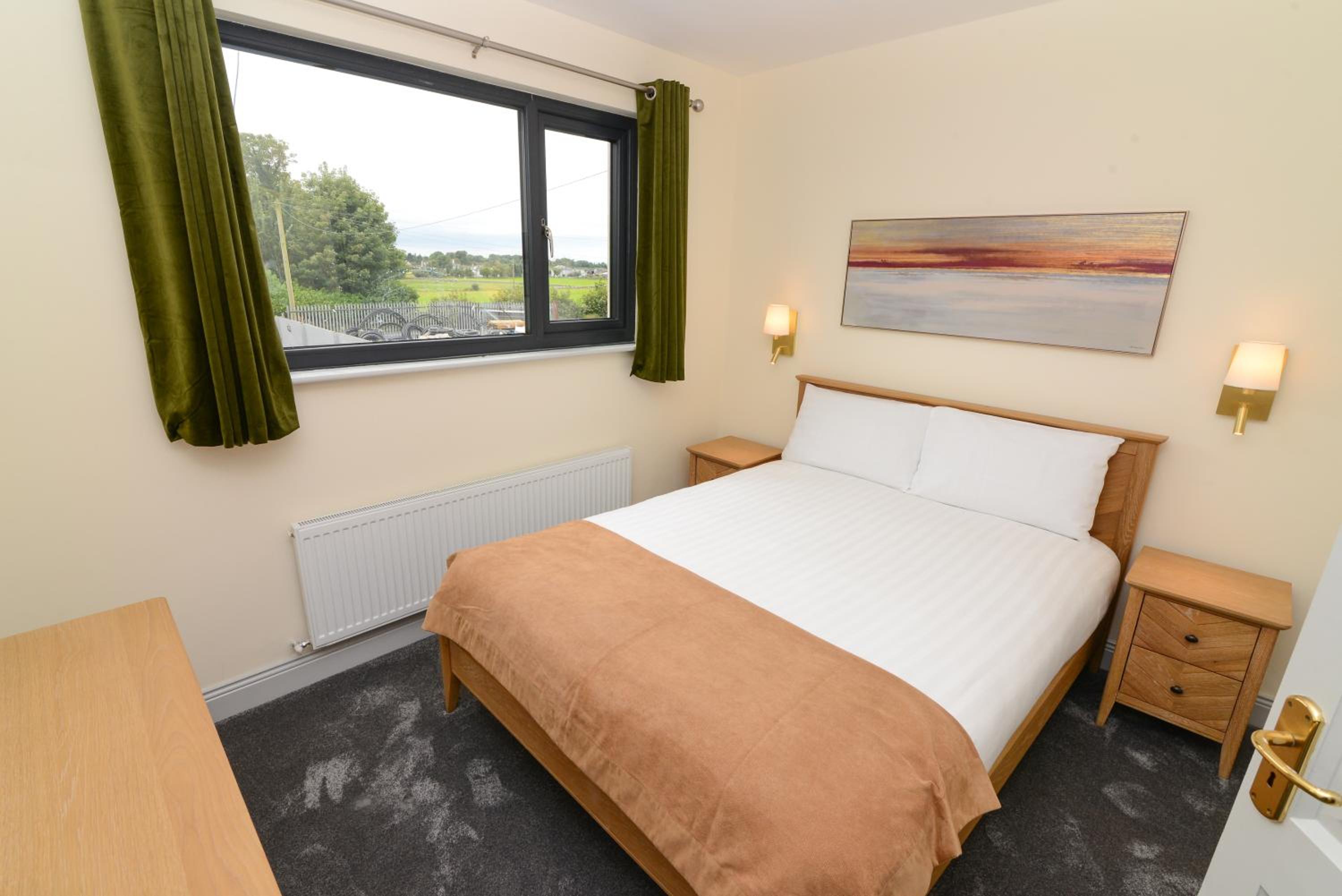 Three-Bedroom Holiday Home 1 Km From Town Centre photo 3
