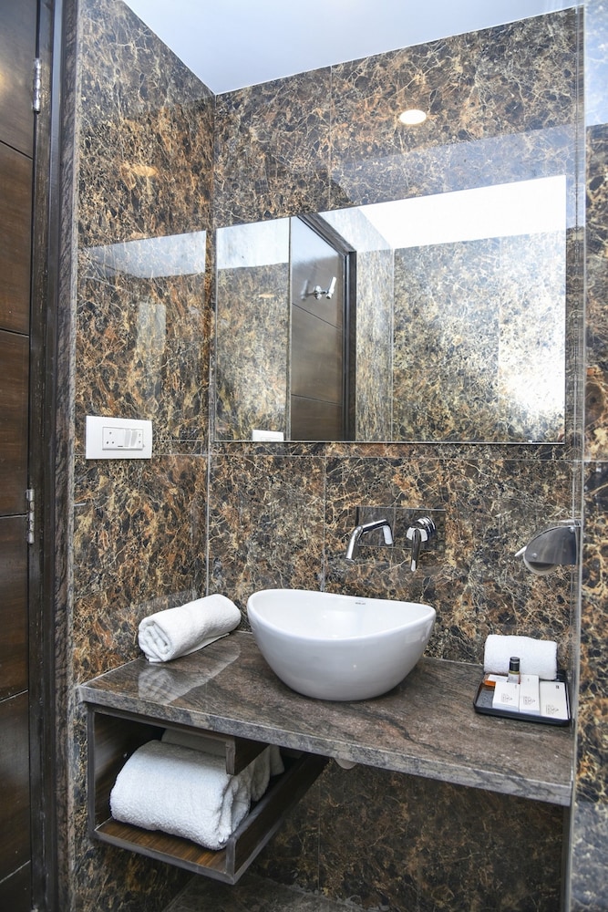 Deluxe Room - Photo 3