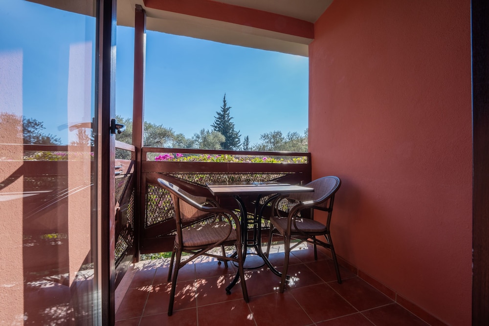 Standard Double Room - Photo 10