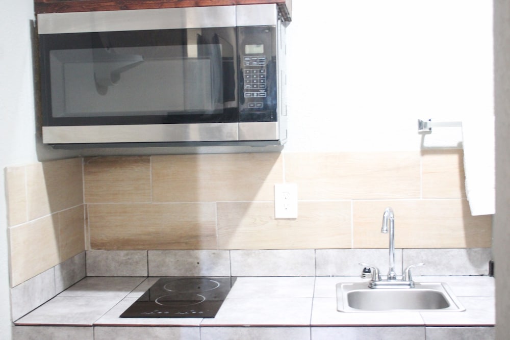 Deluxe Double Room, 2 Queen Beds, Smoking, Kitchenette photo 3