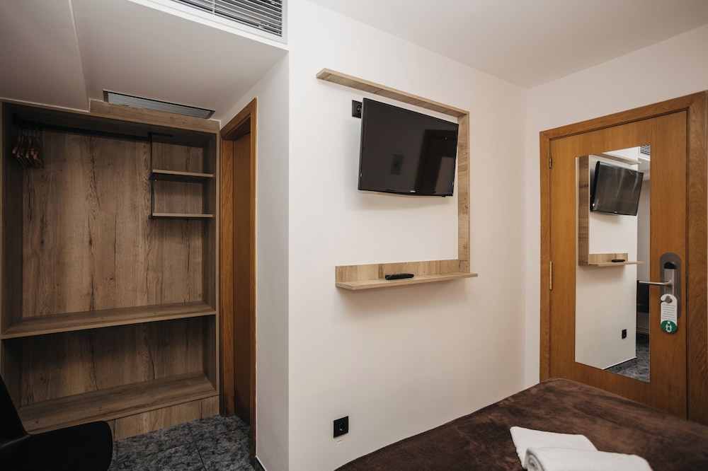 Single Room photo 2